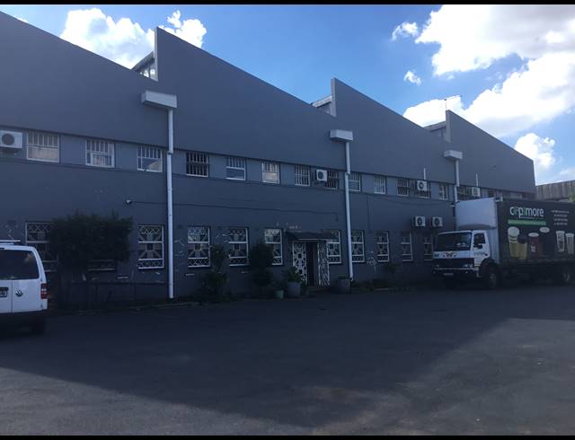 1,552M² WAREHOUSE TO LET IN WADEVILLE